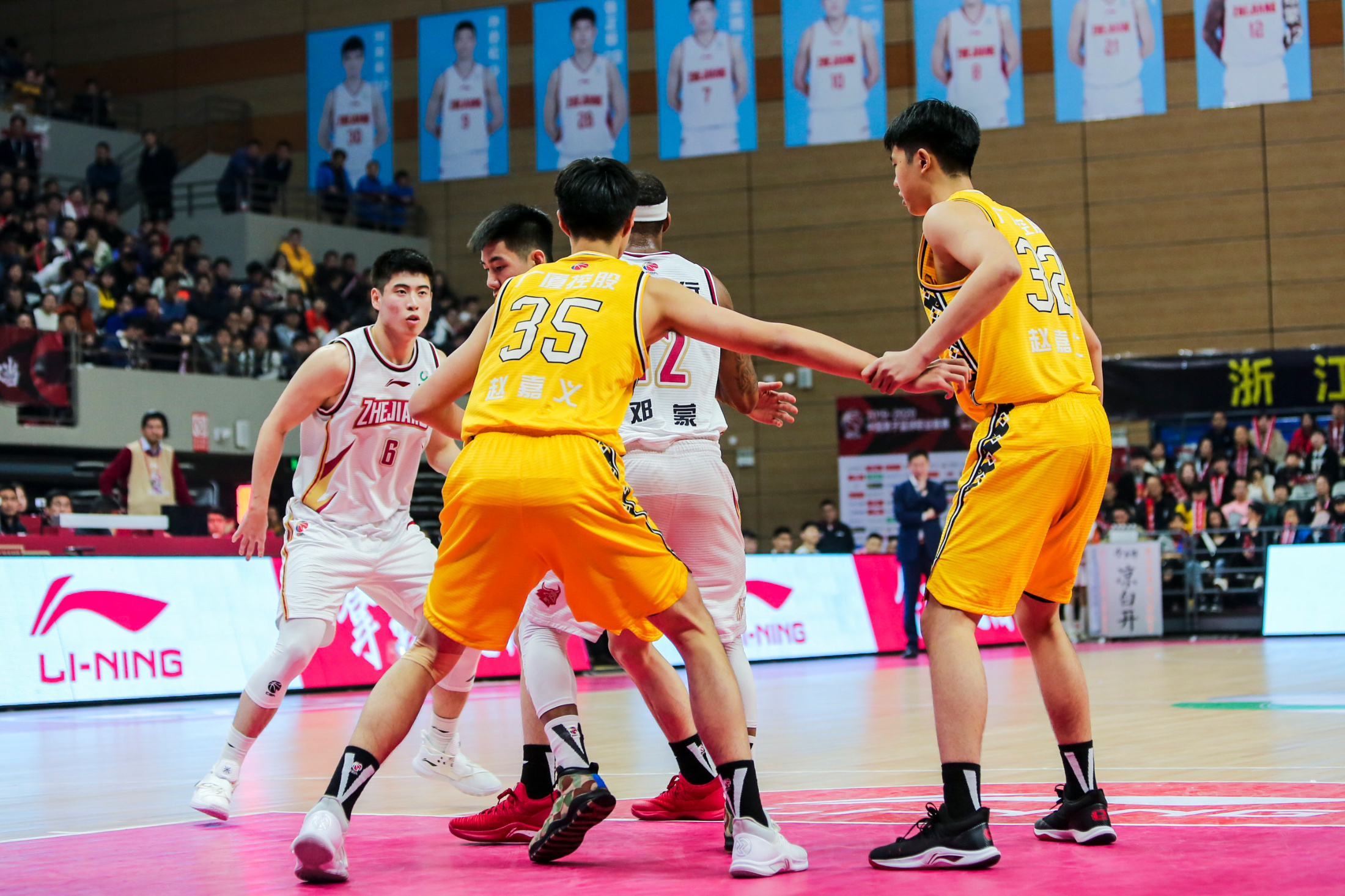 相信品牌的力量-广厦男篮发布备战花絮，加时末段绝杀压哨，足总杯任务艰巨，轮换策略成焦点(广东宏远战广厦胜负发生逆袭)